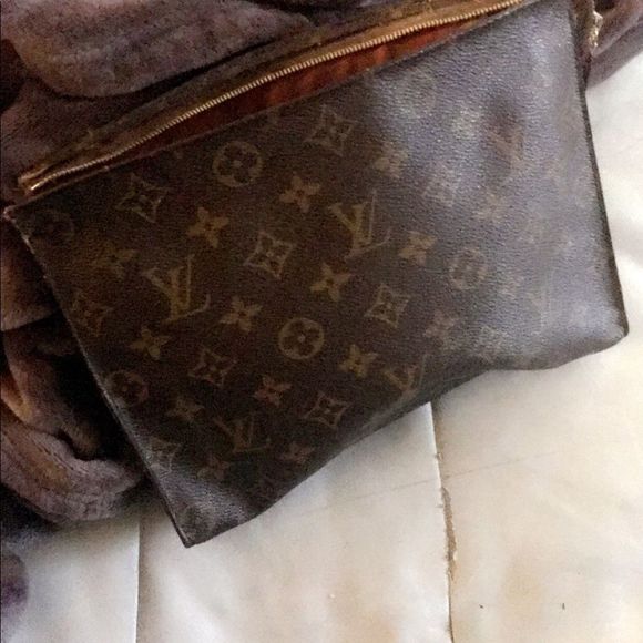 Authentic Vintage Louis Vuitton Toiletry 26 - Picture 3 of 8